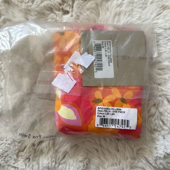 Stone Fox Swim Fella One Piece in Lei Lei Size M - Picture 5 of 5